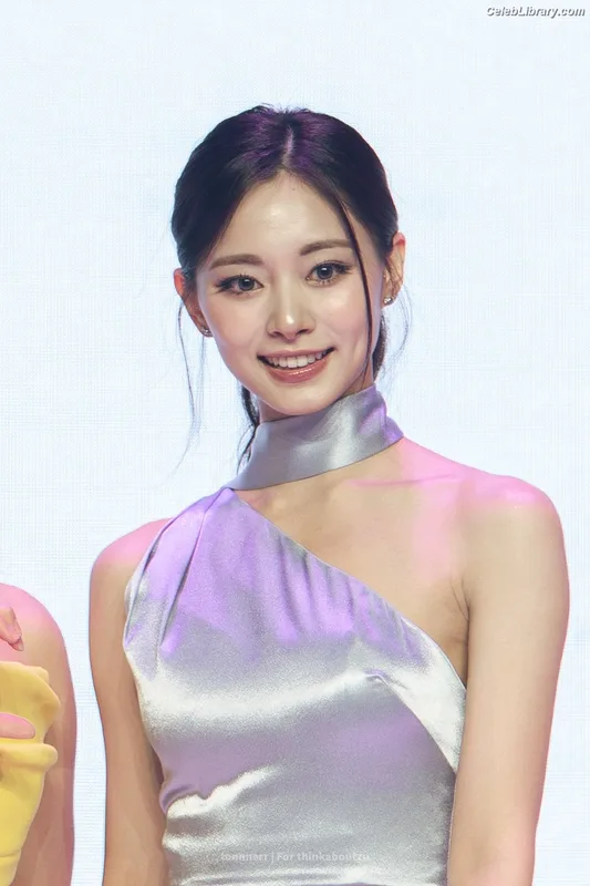 Tzuyu (Chiu Chú-jû) Twice photo 3 of 545
