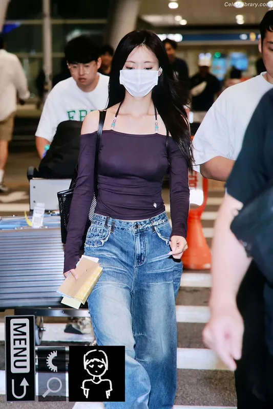 Tzuyu (Chiu Chú-jû) Twice photo 12 of 545