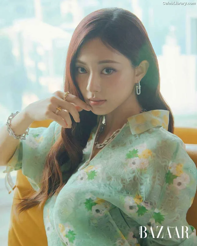 Tzuyu (Chiu Chú-jû) Twice photo 7 of 545