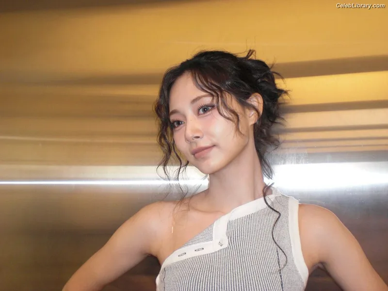 Tzuyu (Chiu Chú-jû)  Twice photo 10 of 545