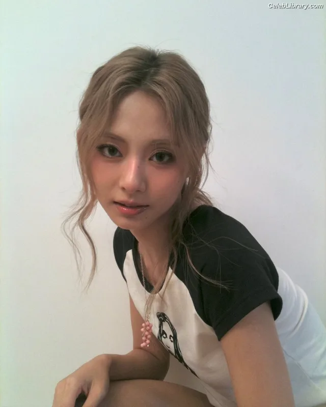 Tzuyu (Chiu Chú-jû)  Twice photo 16 of 545