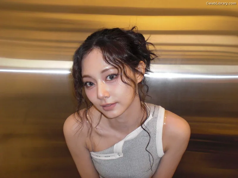 Tzuyu (Chiu Chú-jû)  Twice photo 18 of 545