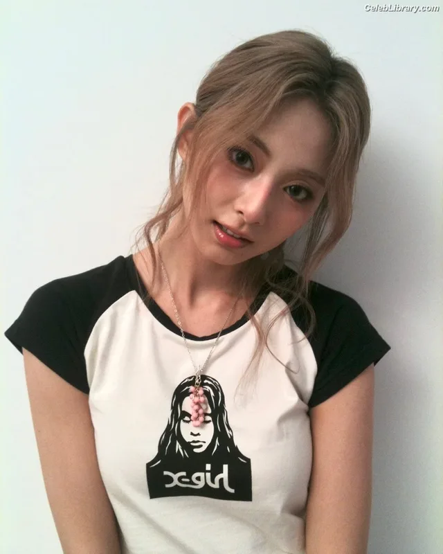 Tzuyu (Chiu Chú-jû)  Twice photo 19 of 545