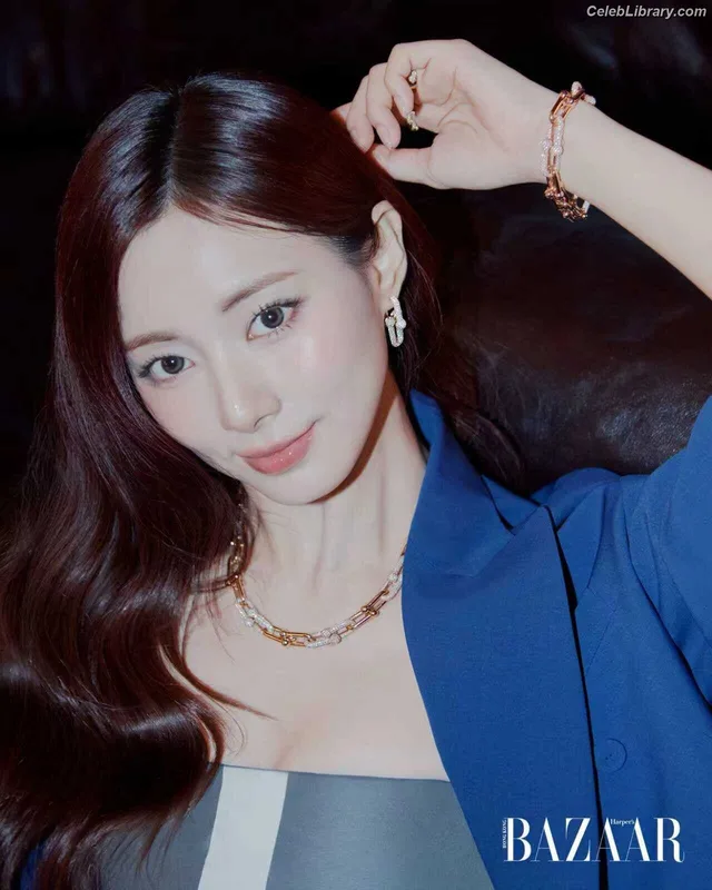 Tzuyu (Chiu Chú-jû) Twice photo 1 of 545