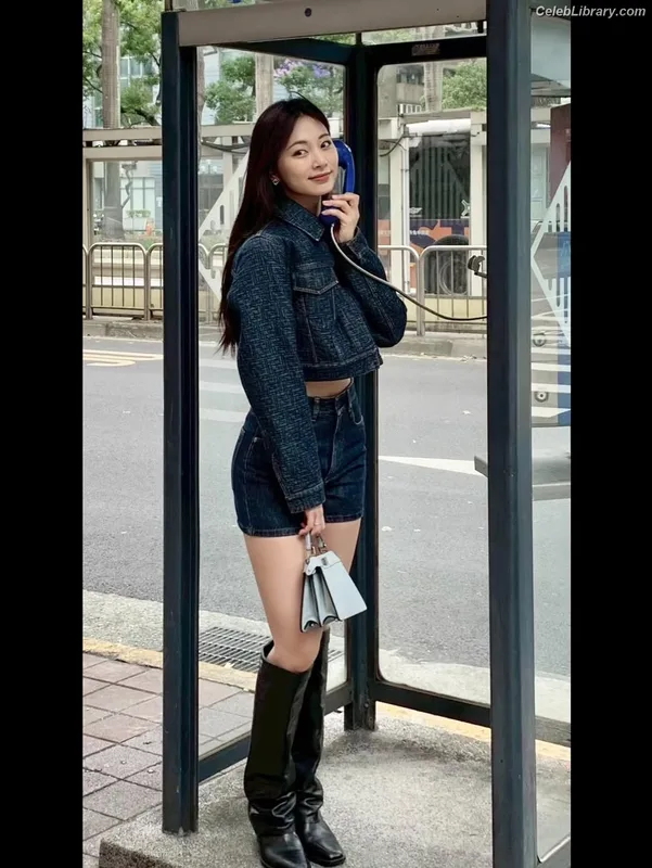 Tzuyu (Chiu Chú-jû) Twice photo 5 of 545
