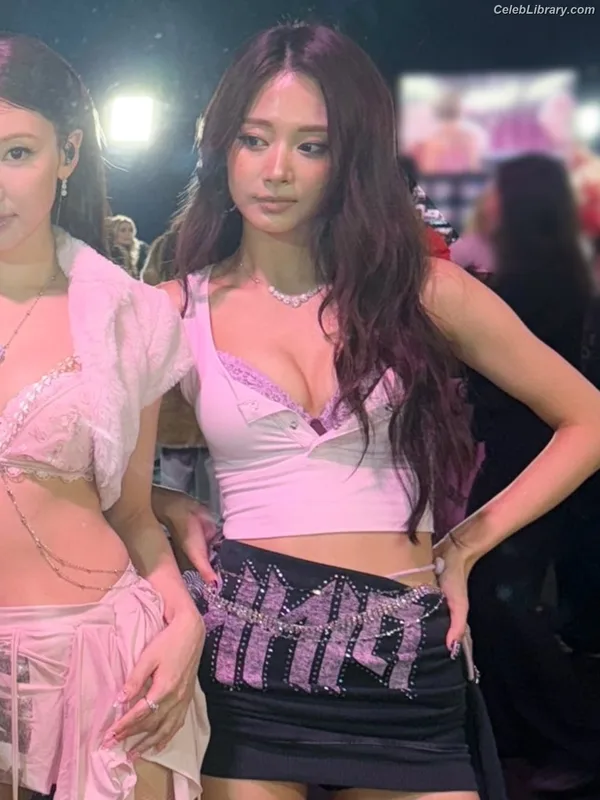 Tzuyu (Chiu Chú-jû) Twice photo 15 of 545