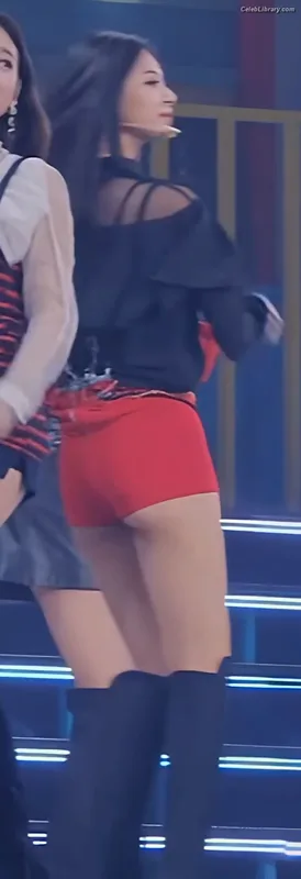 Tzuyu (Chiu Chú-jû) Twice photo 18 of 545