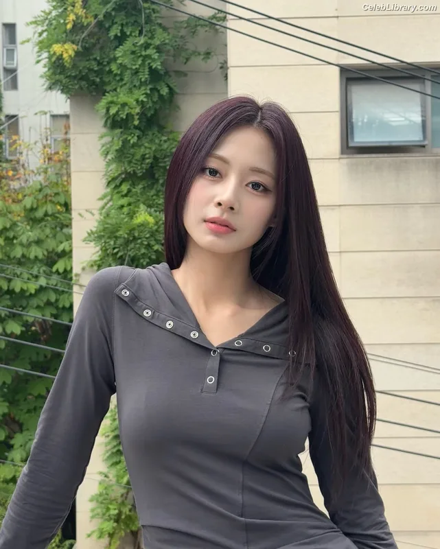Tzuyu (Chiu Chú-jû) Twice photo 3 of 545