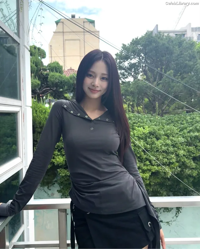 Tzuyu (Chiu Chú-jû) Twice photo 5 of 545