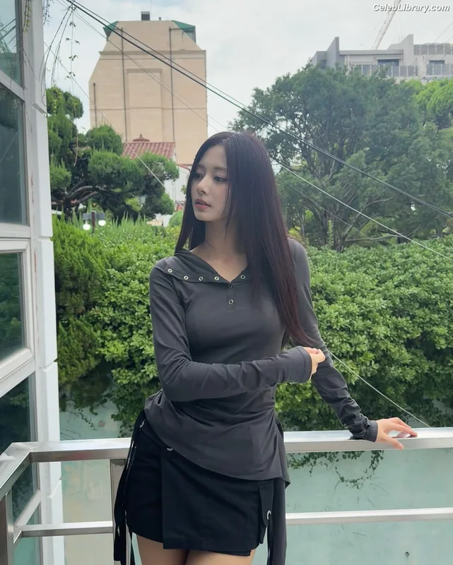 Tzuyu (Chiu Chú-jû) Twice photo 14 of 545