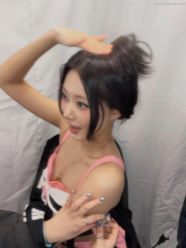 Tzuyu (Chiu Chú-jû) Twice photo 10 of 545