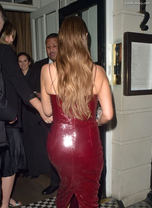 Una Healy photo 7 of 206