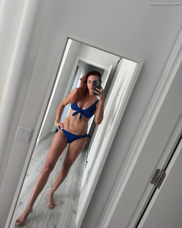 Una Healy photo 16 of 206