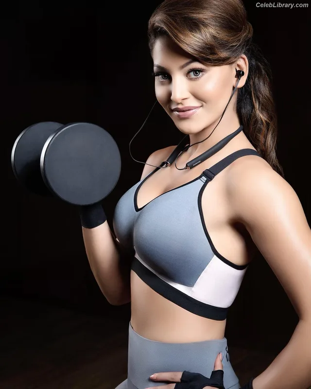 Urvashi Rautela photo 7 of 39