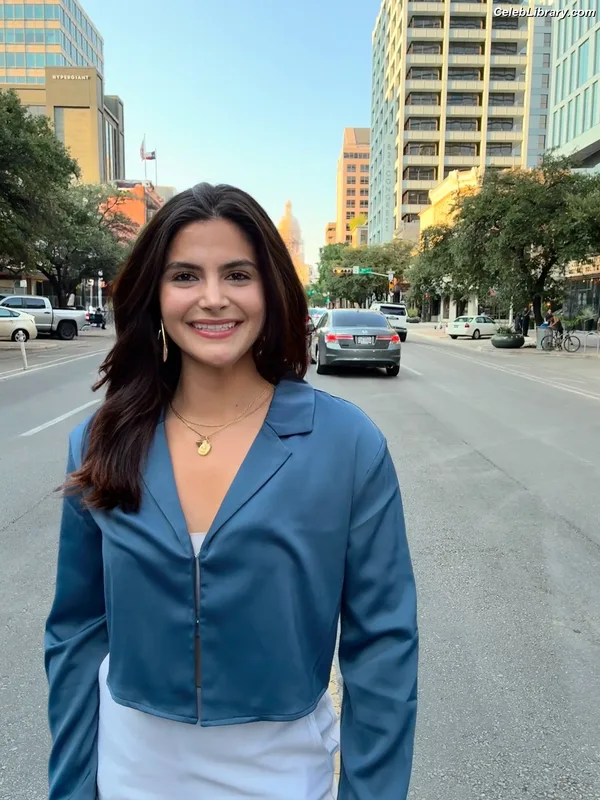 Valentina Gomez photo 6 of 55