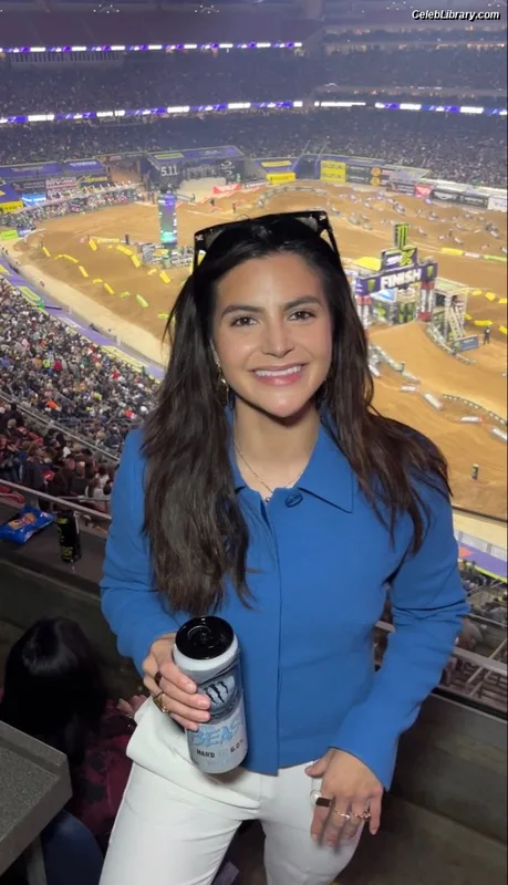Valentina Gomez photo 22 of 55