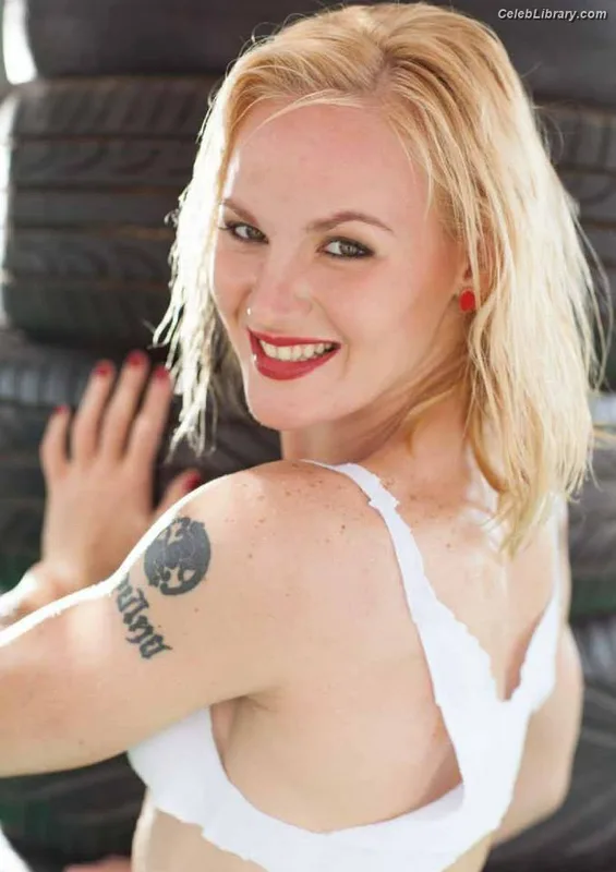 Valentina Shevchenko photo 18 of 299