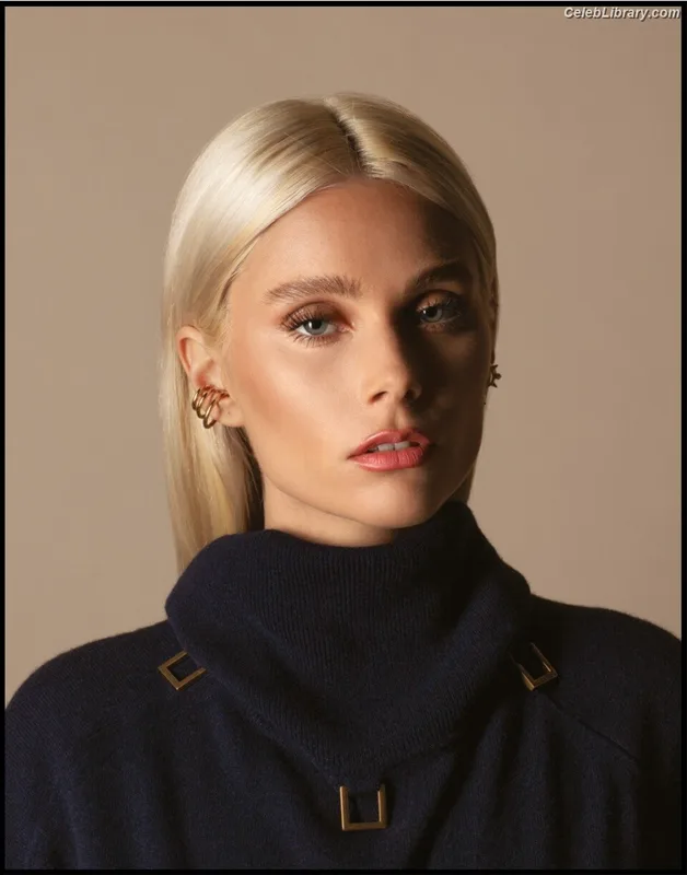 Valentina Zenere photo 2 of 43