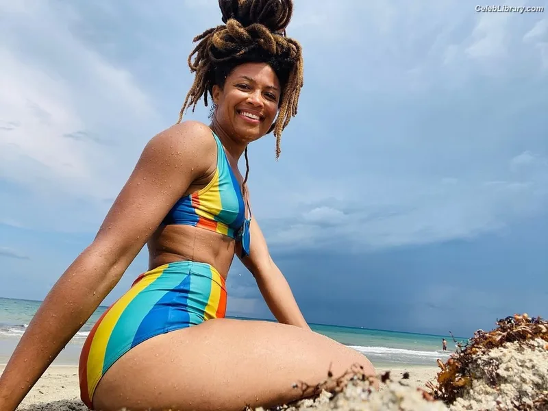 Valerie June photo 11 of 11