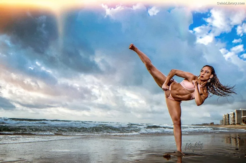 Valerie Loureda photo 23 of 1083
