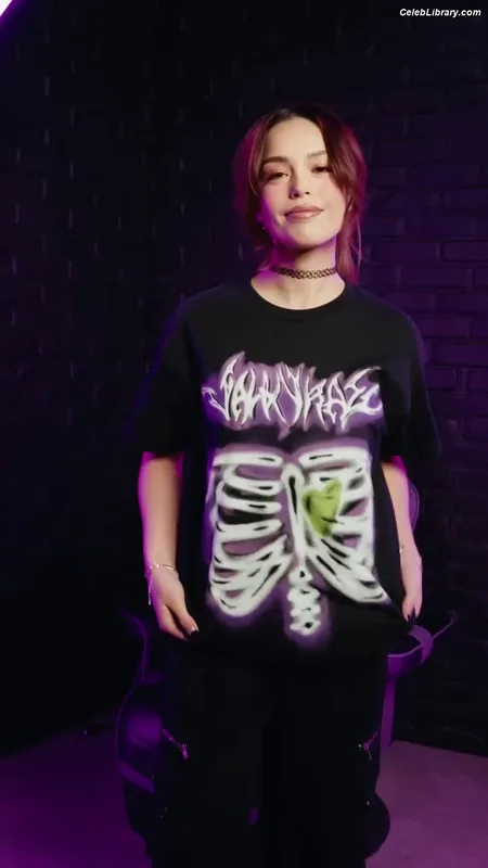 Valkyrae photo 1 of 3026