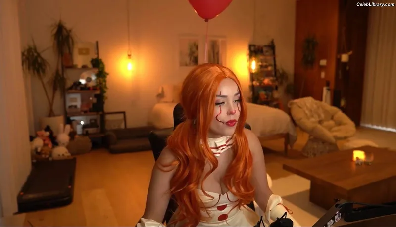 Valkyrae photo 1 of 3026