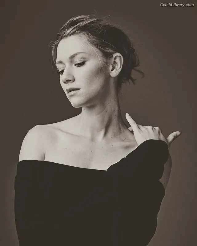 Valorie Curry photo 6 of 127