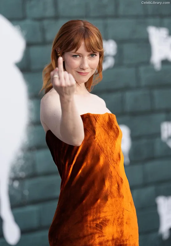 Valorie Curry photo 21 of 128