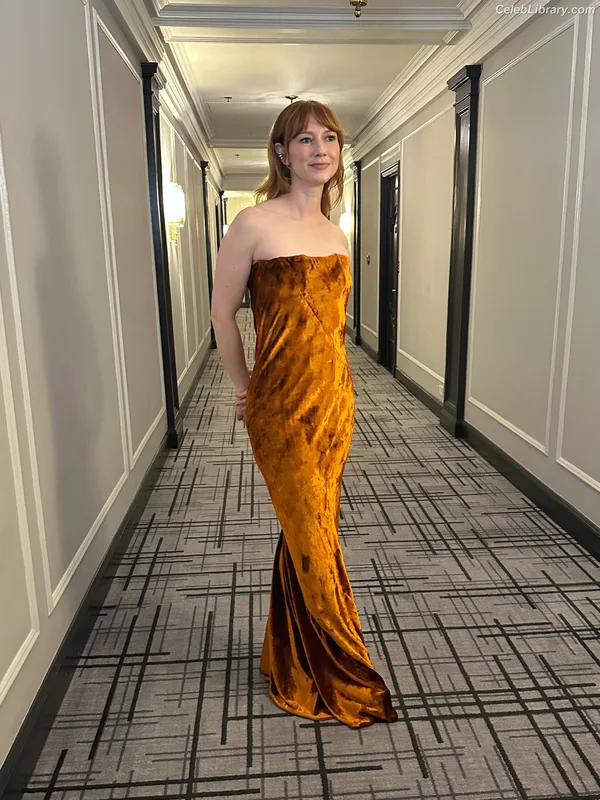 Valorie Curry photo 1 of 128
