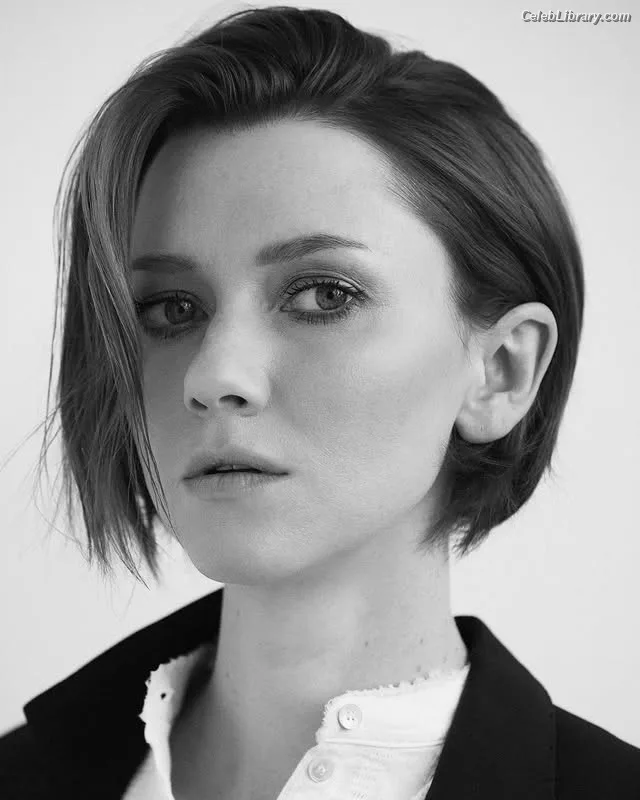 Valorie Curry photo 8 of 128