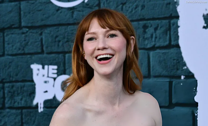Valorie Curry photo 11 of 128