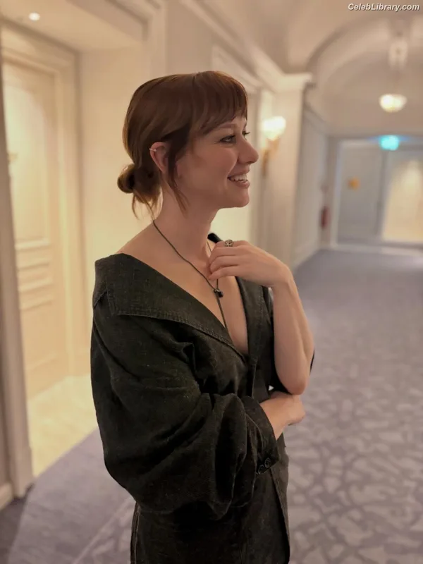 Valorie Curry photo 21 of 128