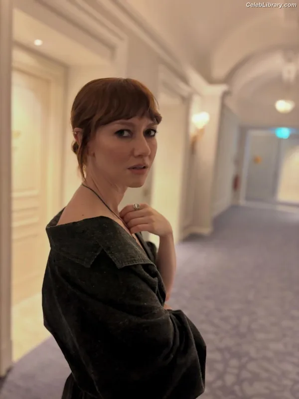 Valorie Curry photo 23 of 128