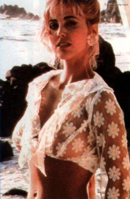 Vanessa Angel photo 15 of 18