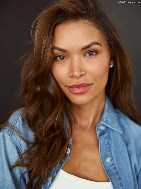 Vanessa Curry photo 3 of 82
