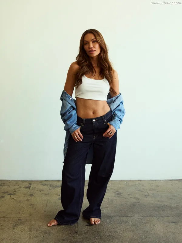 Vanessa Curry photo 4 of 82