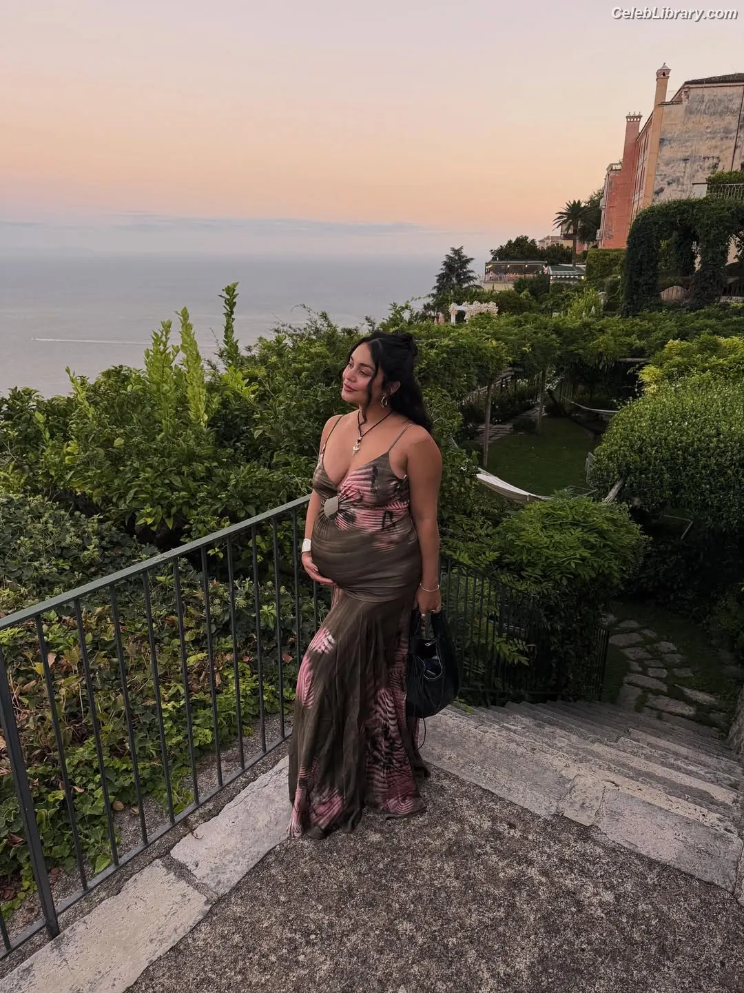 Vanessa Hudgens photo 9 of 1612