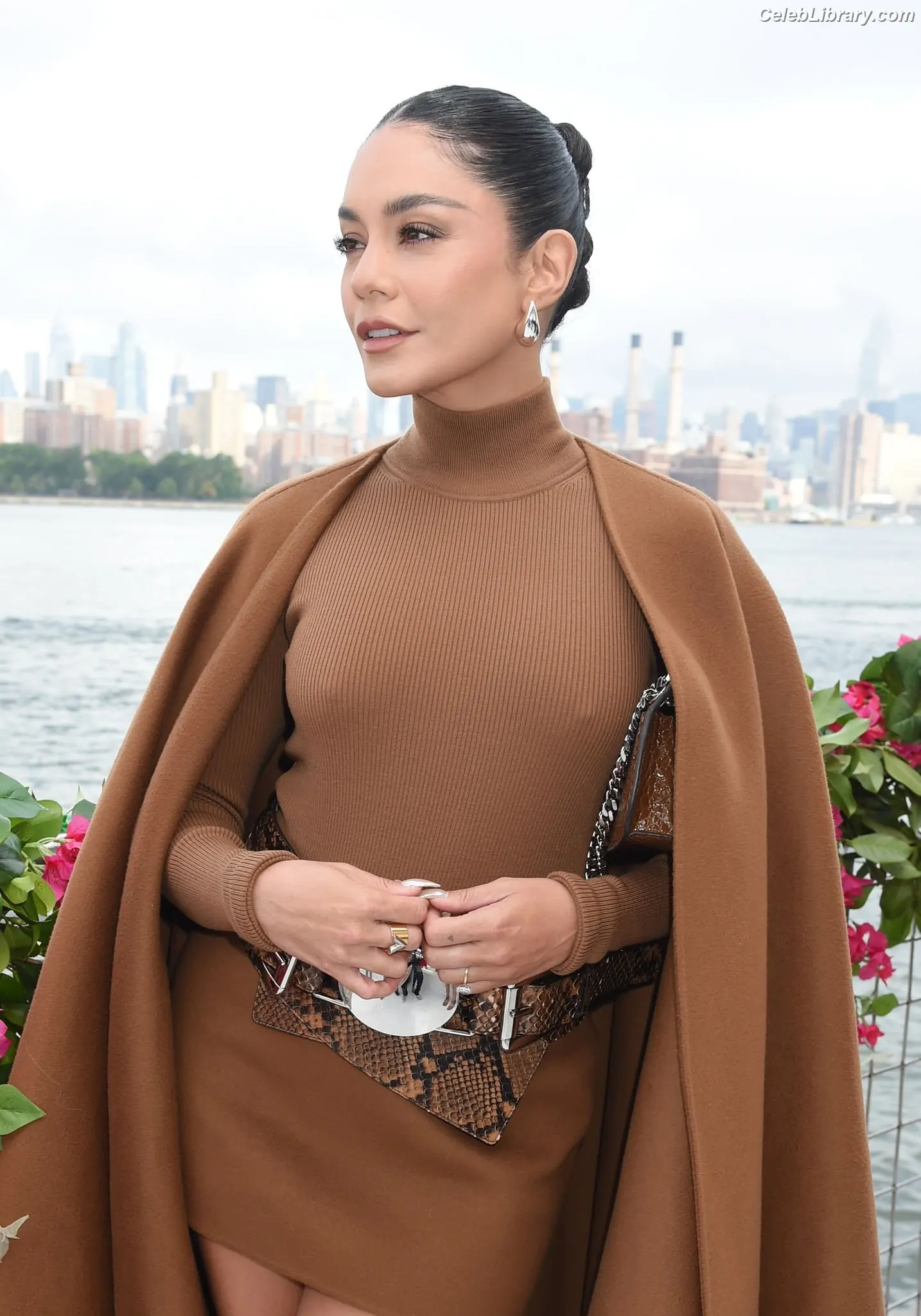 Vanessa Hudgens photo 6 of 1612