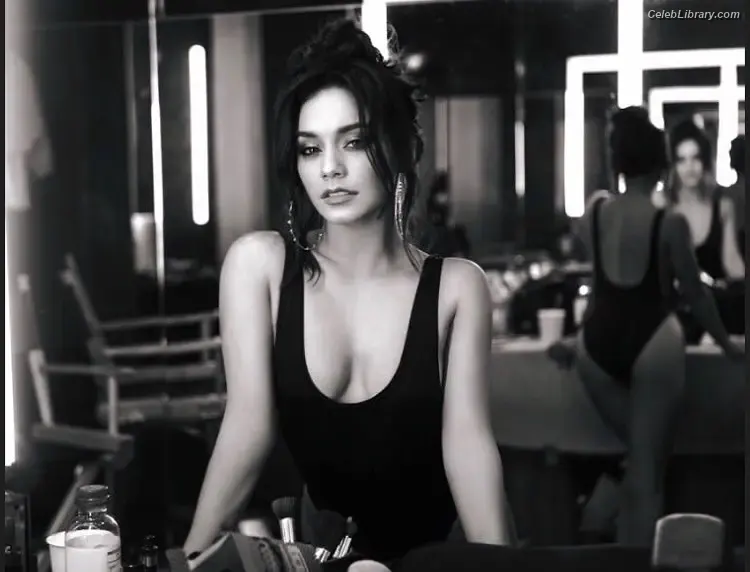 Vanessa Hudgens photo 5 of 1612