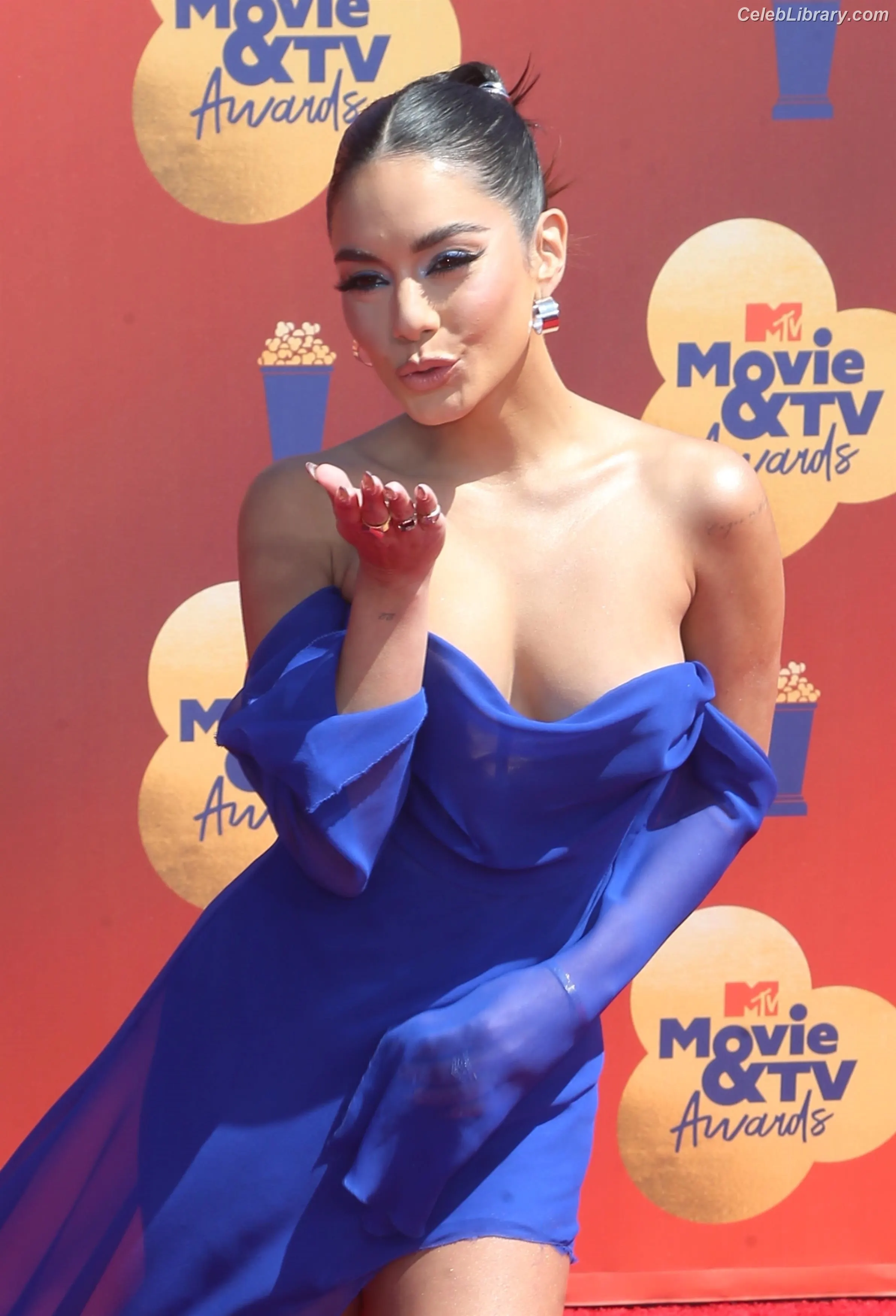 Vanessa Hudgens photo 13 of 1612