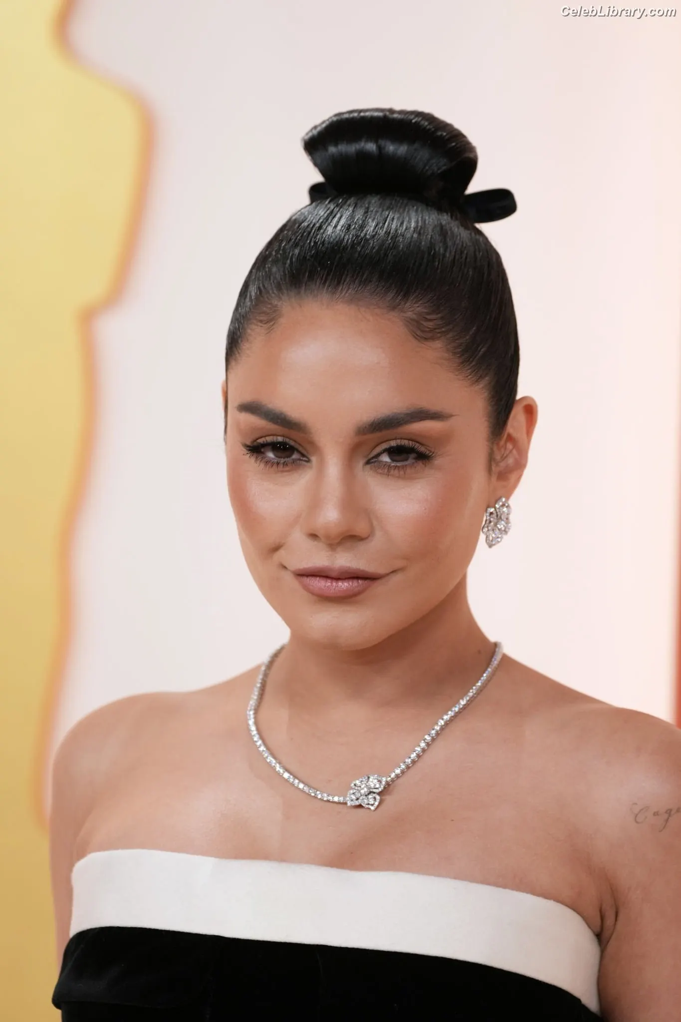 Vanessa Hudgens photo 12 of 1612