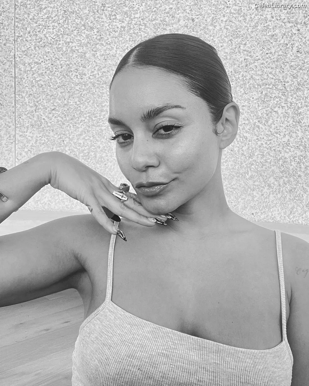Vanessa Hudgens photo 15 of 1612