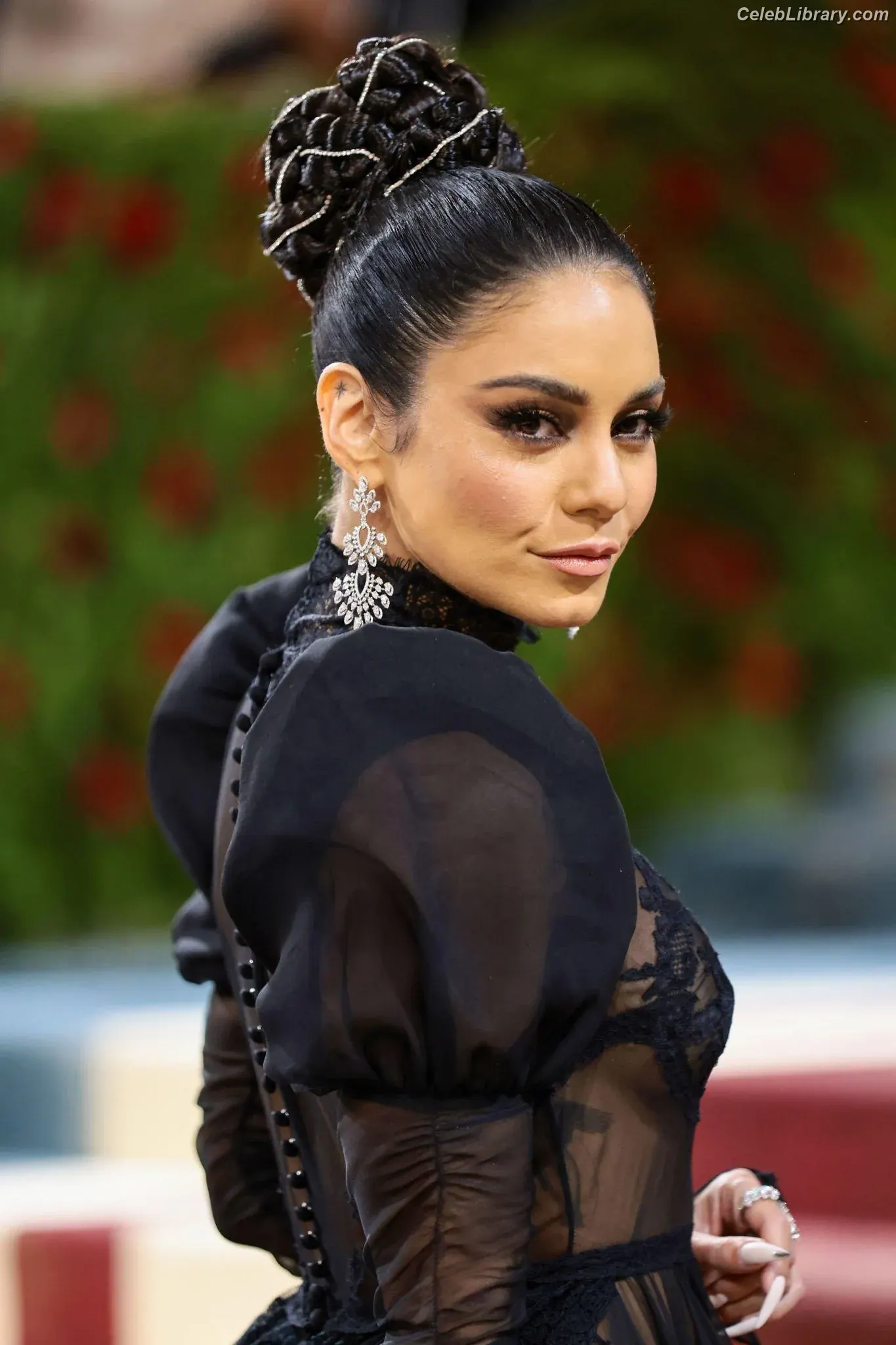 Vanessa Hudgens photo 6 of 1612