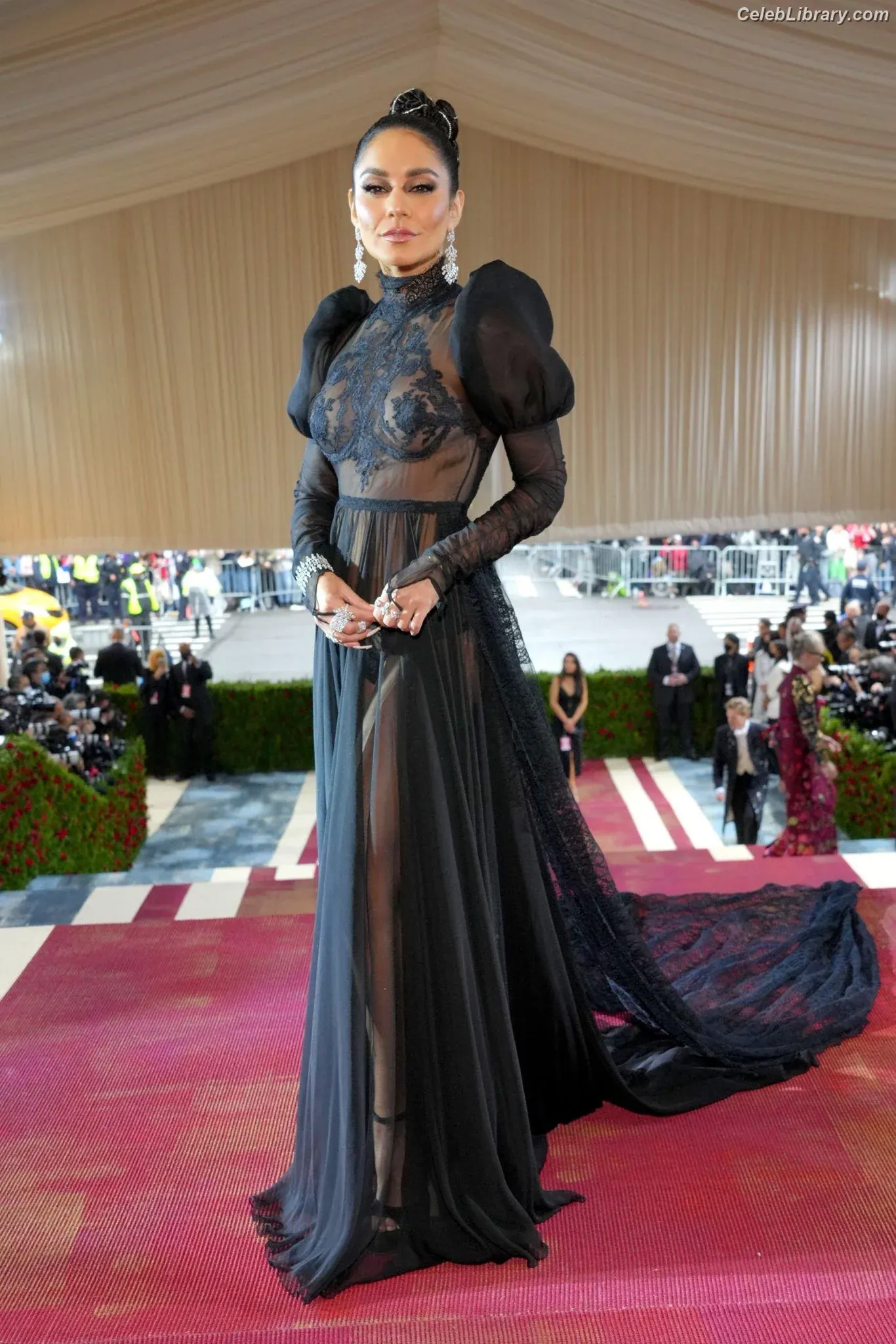 Vanessa Hudgens photo 17 of 1612