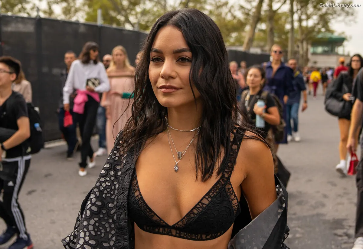 Vanessa Hudgens photo 23 of 1612