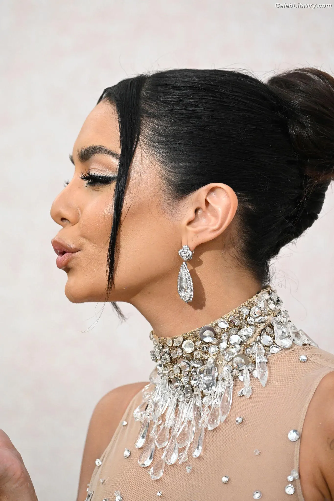 Vanessa Hudgens photo 2 of 1612