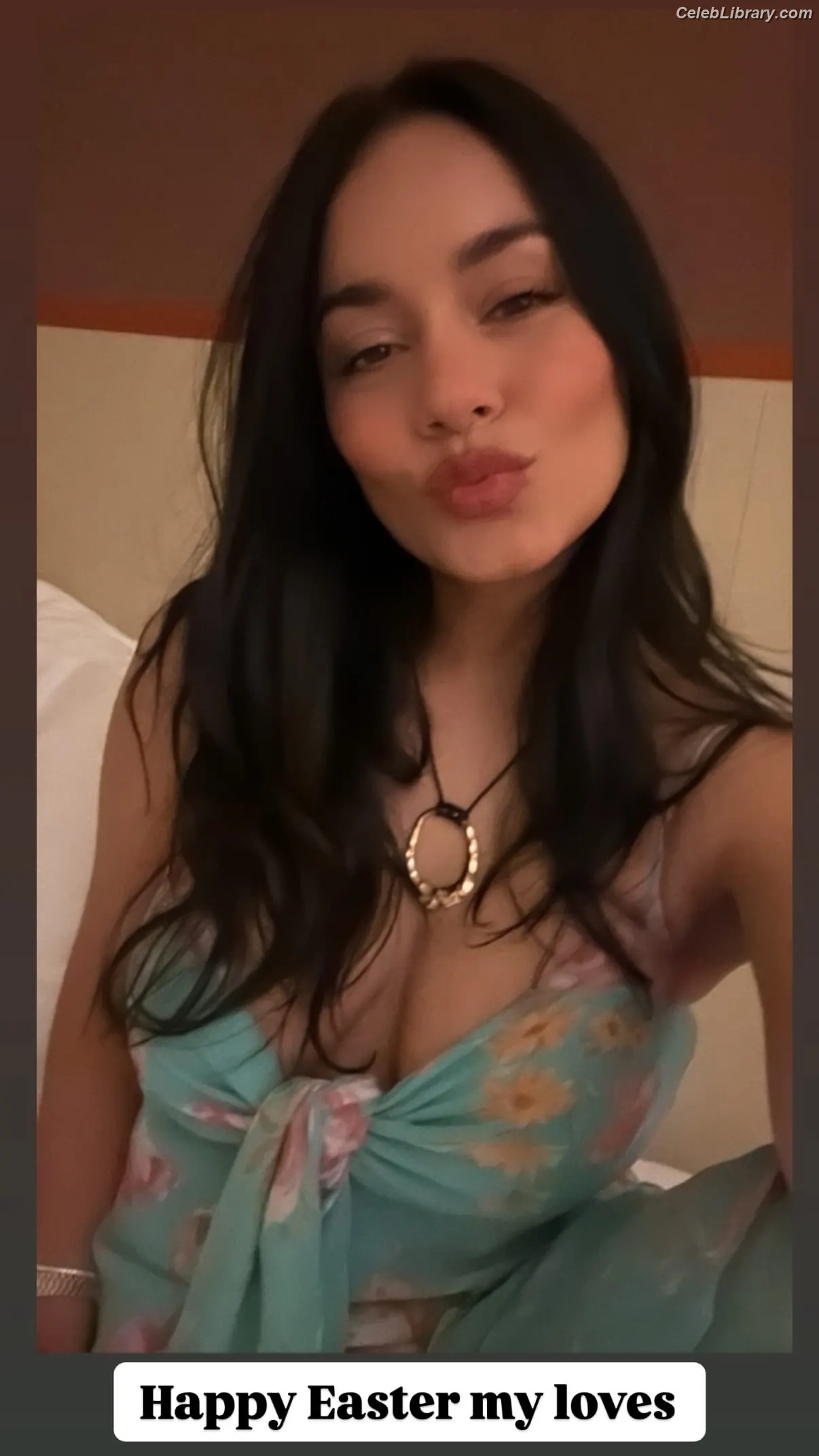 Vanessa Hudgens photo 10 of 1612