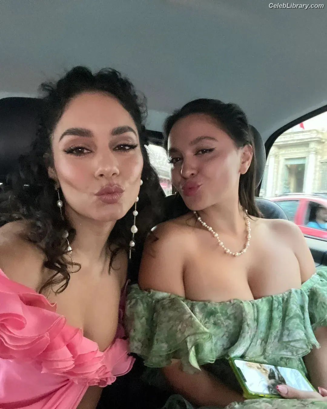 Vanessa Hudgens photo 2 of 1612