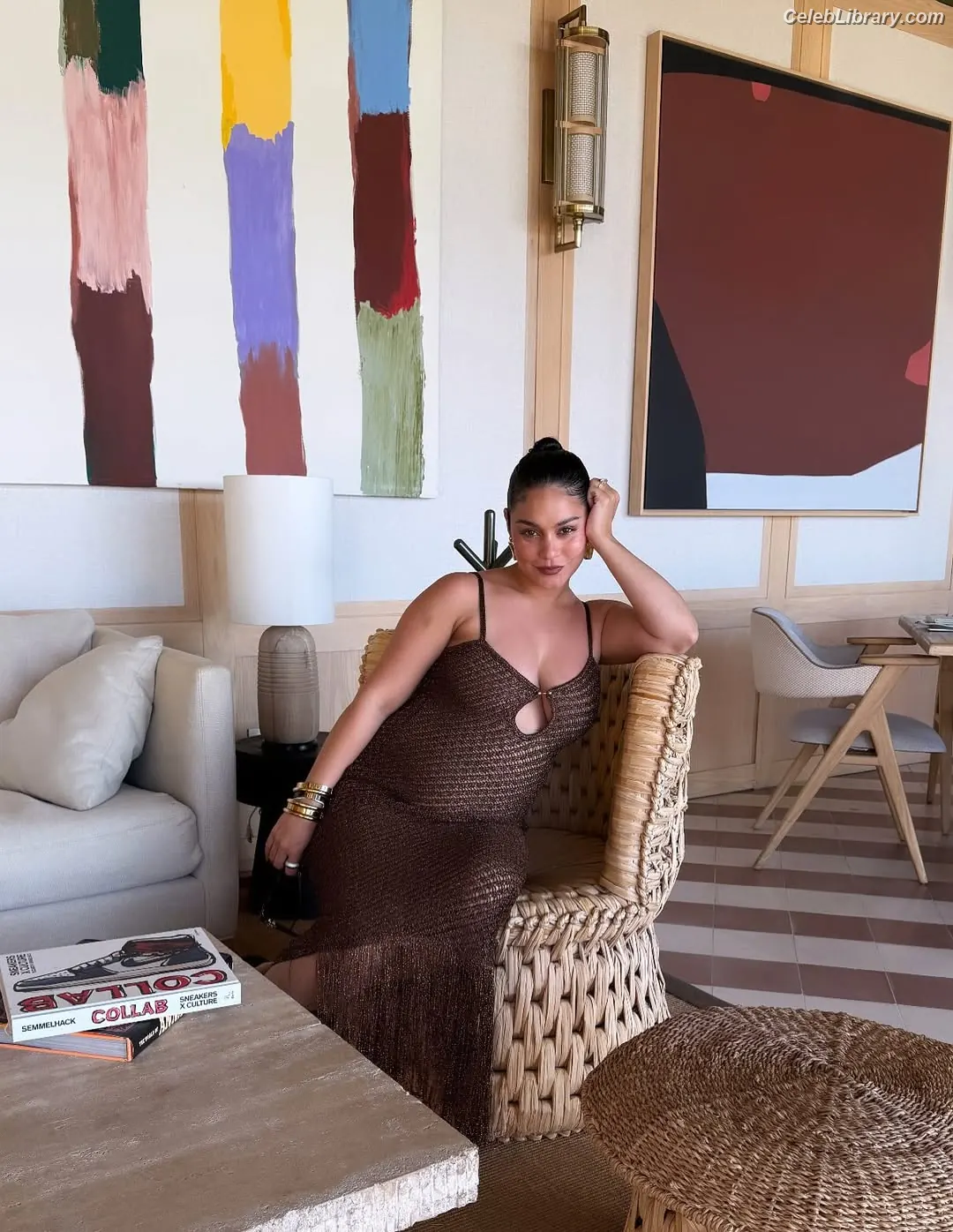 Vanessa Hudgens photo 2 of 1612