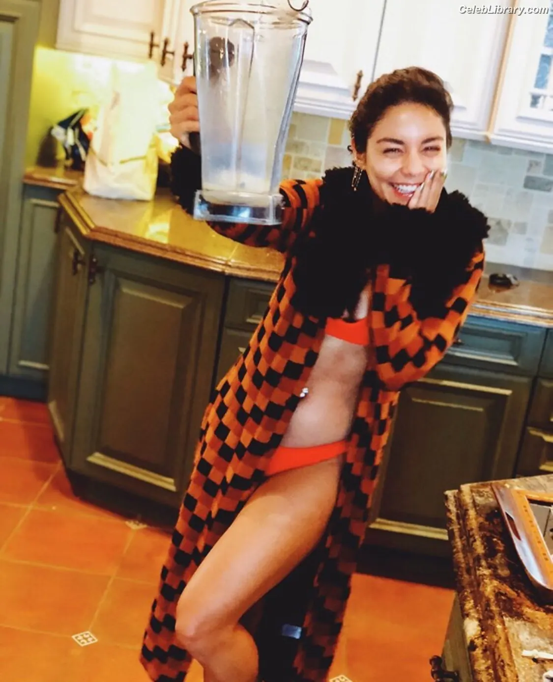 Vanessa Hudgens photo 22 of 1612